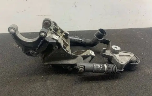 Audi Q7 4L Power steering pump mounting bracket 059145169AD 059145201F