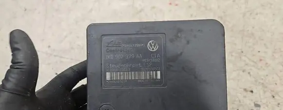 Volkswagen Touran I ABS Pump 1K0907379AA 10096003603 00005305G1