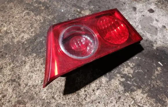 Tailgate rear/tail lights