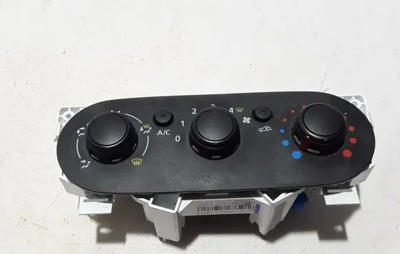 Renault Trafic III (X82) Air conditioner control unit module 275102706R