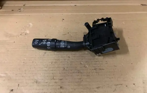Toyota Avensis T250 Wiper control stalk 173654LH