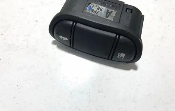 Tailgate opening switch