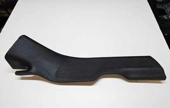 Jeep Grand Cherokee WL Rear sill trim cover 6XP39TRMA