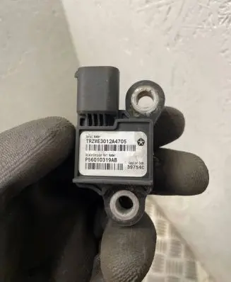 Jeep Grand Cherokee (WJ) Airbag deployment crash/impact sensor P56010319AB S0D011CF0000 TRZME3012A4705