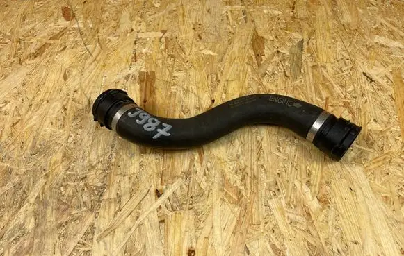 Mercedes-Benz C W205 Engine coolant pipe/hose A2055016384