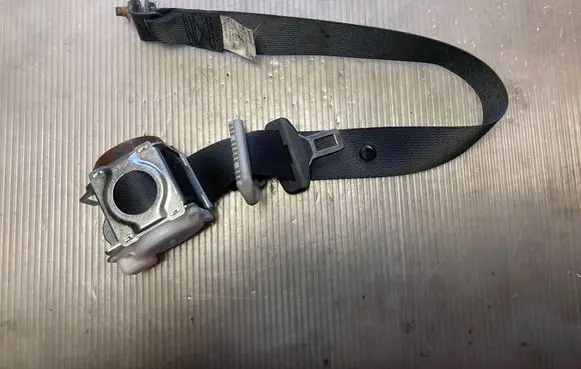 Nissan Qashqai+2 Rear seatbelt 88844EY10A 045820