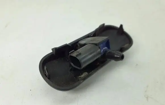Volkswagen PASSAT B6 Windshield washer spray nozzle 5M0955986