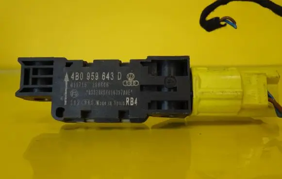 Audi A3 S3 8P Airbag deployment crash/impact sensor 4B0959643D