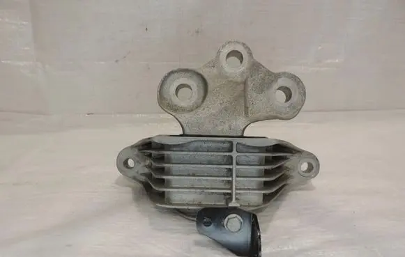 Opel Insignia B Engine mount vacuum valve 84248716