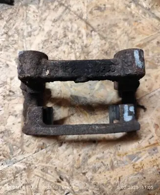 Citroen C4 Grand Picasso Brake caliper pad carrier rear 