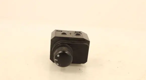 Suzuki Swift I Wing mirror switch 62J001880T