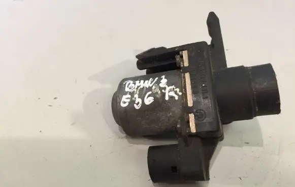 BMW 3 E36 Coolant heater control valve 8391418 1147412052