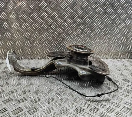 Mercedes-Benz C W205 Front wheel hub A2053322200