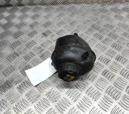 BMW X3 G01 Coolant expansion tank/reservoir 8610661