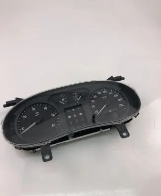 Opel Vivaro Speedometer (instrument cluster) P8200252450A