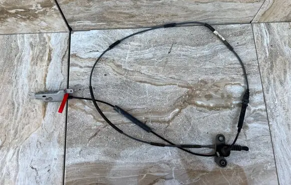 Maserati Levante Gear shift cable linkage 670035011