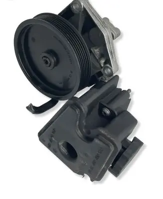Mercedes-Benz E W211 Power steering pump 0054661401