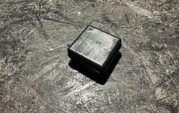 Vacuum air tank