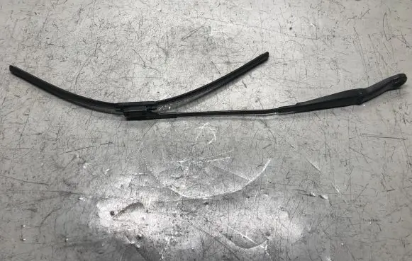 Opel Zafira C Windshield/front glass wiper blade 20812594