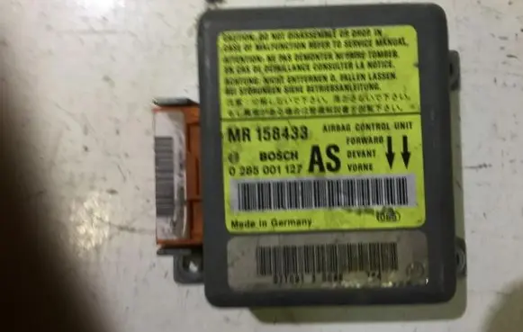 Mitsubishi Carisma Airbag control unit/module MR158433 0285001127