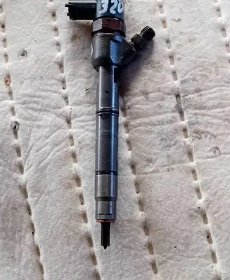 KIA Ceed Fuel injector 0445110320