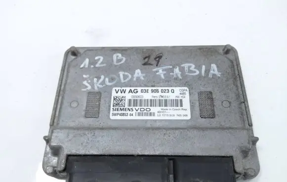 Skoda Fabia Mk2 (5J) Engine control unit/module 03E906023Q 03E906023 5WP4085304