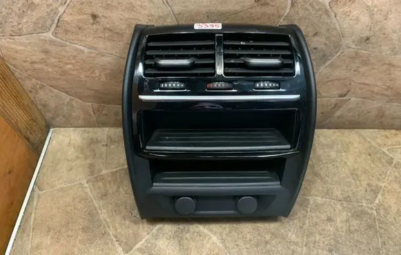 BMW 6 G32 Gran Turismo Rear air vent grill 9377080