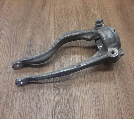 Porsche Macan (95B) Lower shock absorber bracket 95B413038C