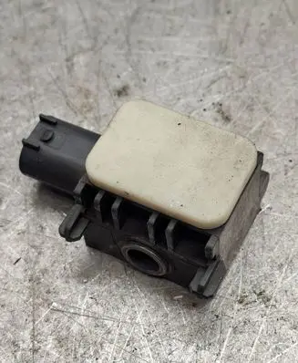 Mercedes-Benz E W212 Airbag deployment crash/impact sensor 0038202826 060607 131403589