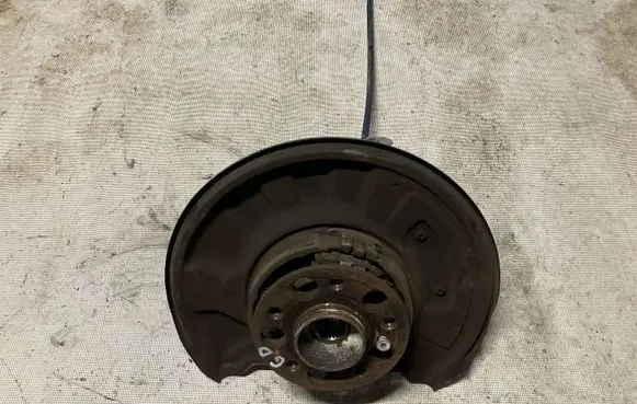 Mercedes-Benz C W204 Rear wheel hub spindle/knuckle 