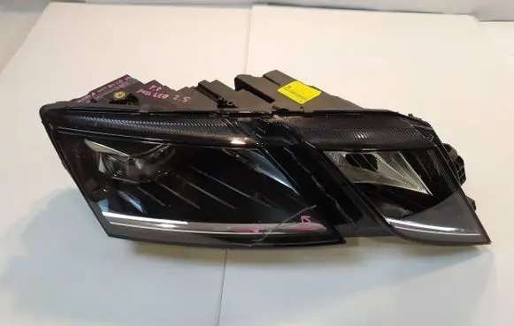 Skoda Octavia Mk3 (5E) Headlight/headlamp 5E1941016E 030110423207 LE15A6369