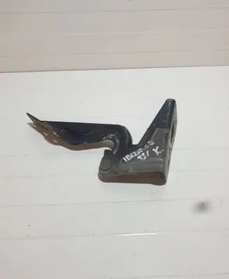 Engine bonnet/hood hinges