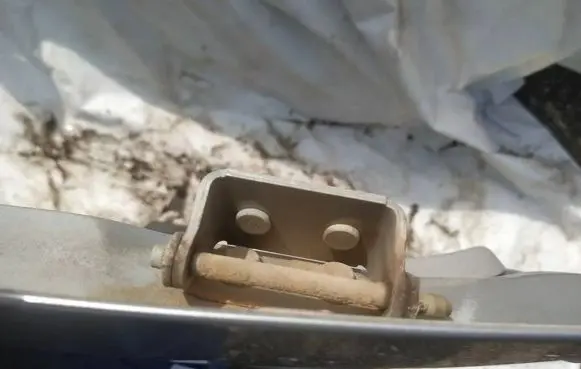 Ford Mondeo Mk III Tailgate/trunk/boot hinge