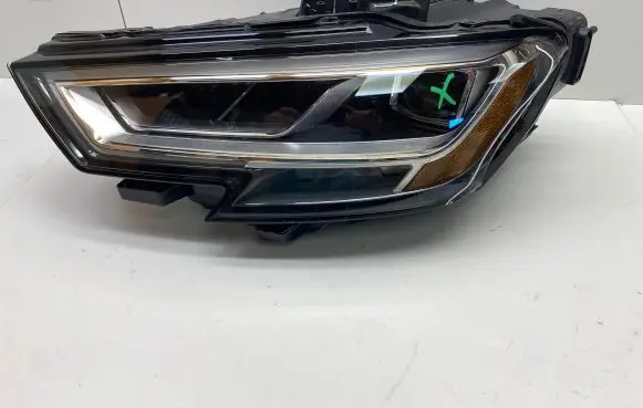 Audi A3 S3 8V Headlight/headlamp 8V0941773E 90118287 20481033