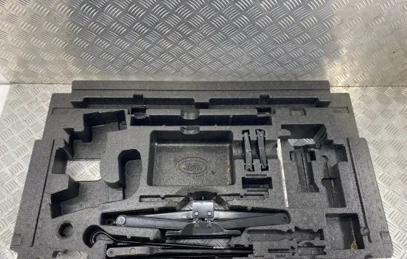 Land Rover Range Rover Sport L320 Tool set AH2219C094AA
