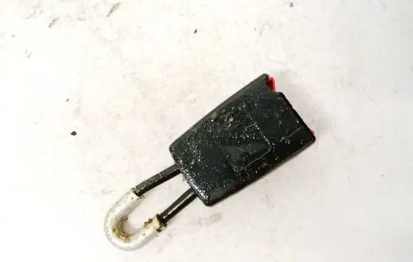 Rear seatbelt buckle