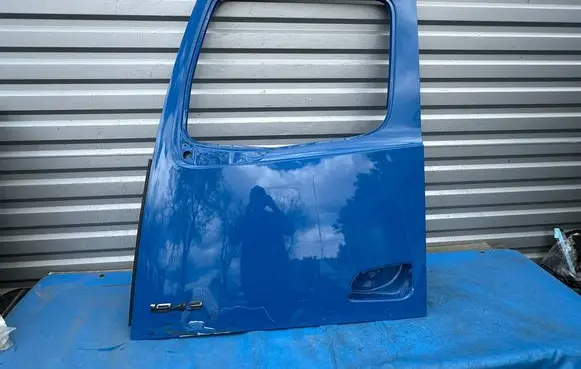 Mercedes-Benz Sprinter W907 W910 Front door 