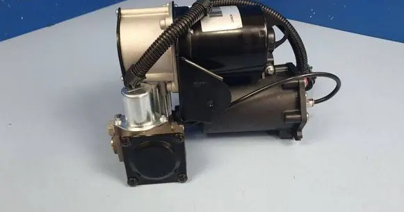 Land Rover Discovery 3 - LR3 Air suspension compressor/pump LR023964 LR015303 LR061663