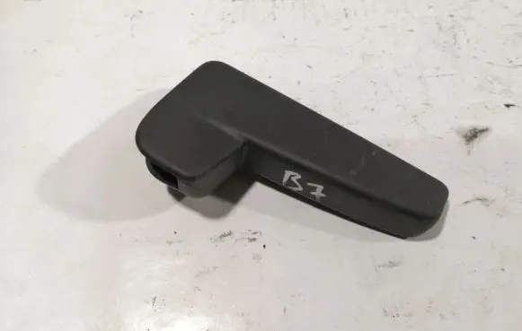 Volkswagen PASSAT B7 Engine bonnet (hood) release handle 3C2823533