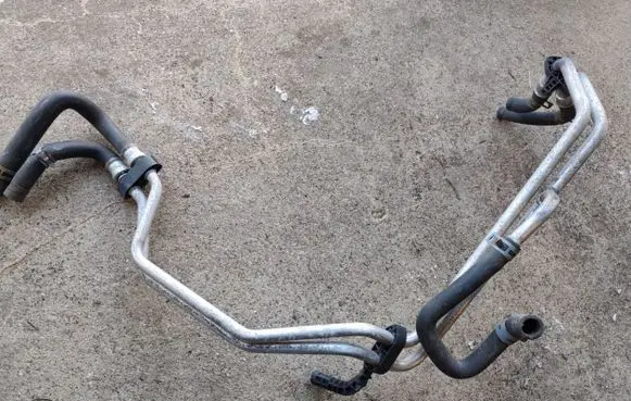 Jeep Cherokee III KJ Engine coolant pipe/hose