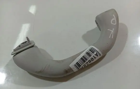 Volkswagen Polo IV 9N3 Front interior roof grab handle 6N0857607M