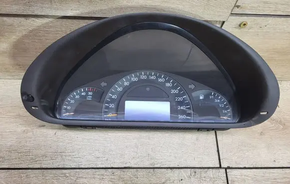Mercedes-Benz C W203 Speedometer (instrument cluster) A2035401311