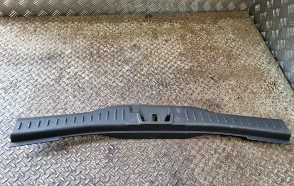 Ford Focus Trunk/boot sill cover protection BM51N40352A