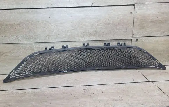 Mercedes-Benz E W212 Front bumper lower grill A2128850124