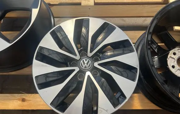 Volkswagen Polo V 6R R15 alloy rim 6C0601025C