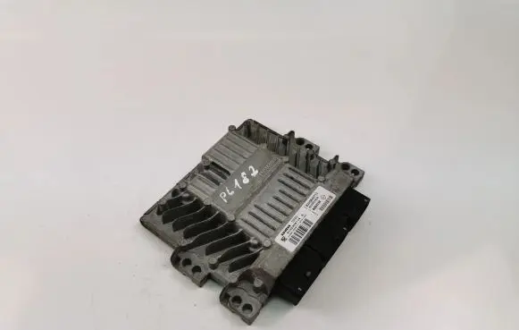 Renault Megane II Engine control unit/module ECU 8200843713 S122326114A