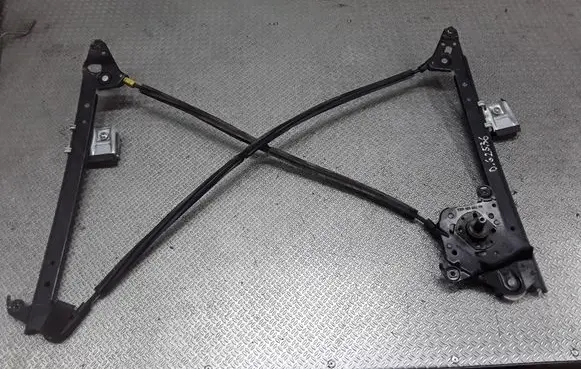 Rear door manual window regulator