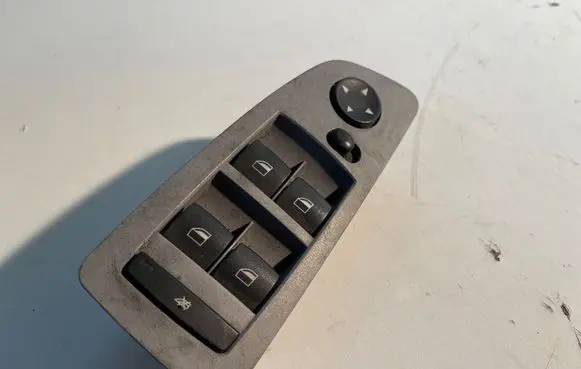 BMW 1 E81 E87 Electric window control switch 9132192