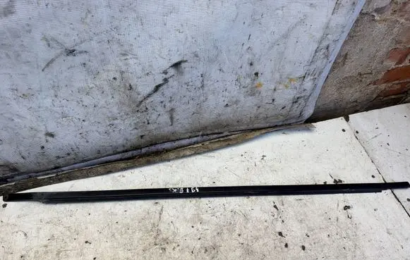 Volkswagen Sharan Rubber seal rear door window/glass