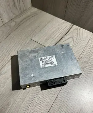 Audi A4 S4 B7 8E 8H Bluetooth control unit module 8P0862335M